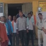 साइबर ठगी से बचाने गांव-गांव पहुंची दुर्ग पुलिस, लोगों को दिए सुरक्षा के मंत्र