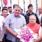 डॉ. रमन सिंह को जन्मदिन की बधाई देने पहुंचे पर्यटन मंत्री राजेश अग्रवाल