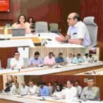 बस्तर के विकास पर प्रशासन का फोकस तेज, मुख्य सचिव ने योजनाओं की प्रगति का लिया जायजा