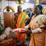 माँ दंतेश्वरी के दरबार में राष्ट्रपति मुर्मु ने टेका मत्था, देश की खुशहाली की कामना की